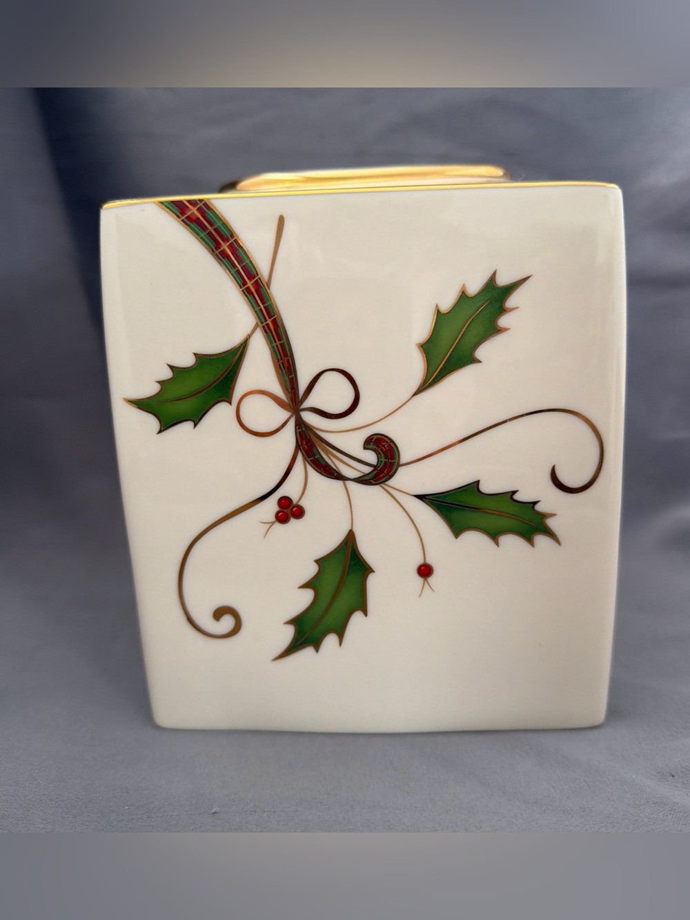 Lenox Holiday Nouveau Gold Holly Berry Ribbon Tissue Box Holder Cover Christmas